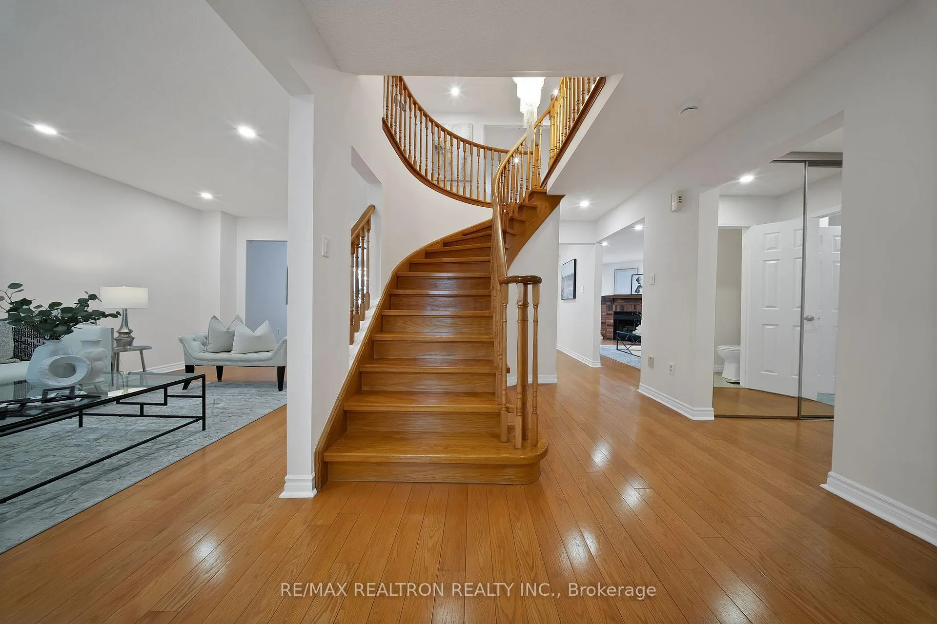 Photo 25 of 35 Glenheather Terrace, Scarborough, Rouge — HOMEH