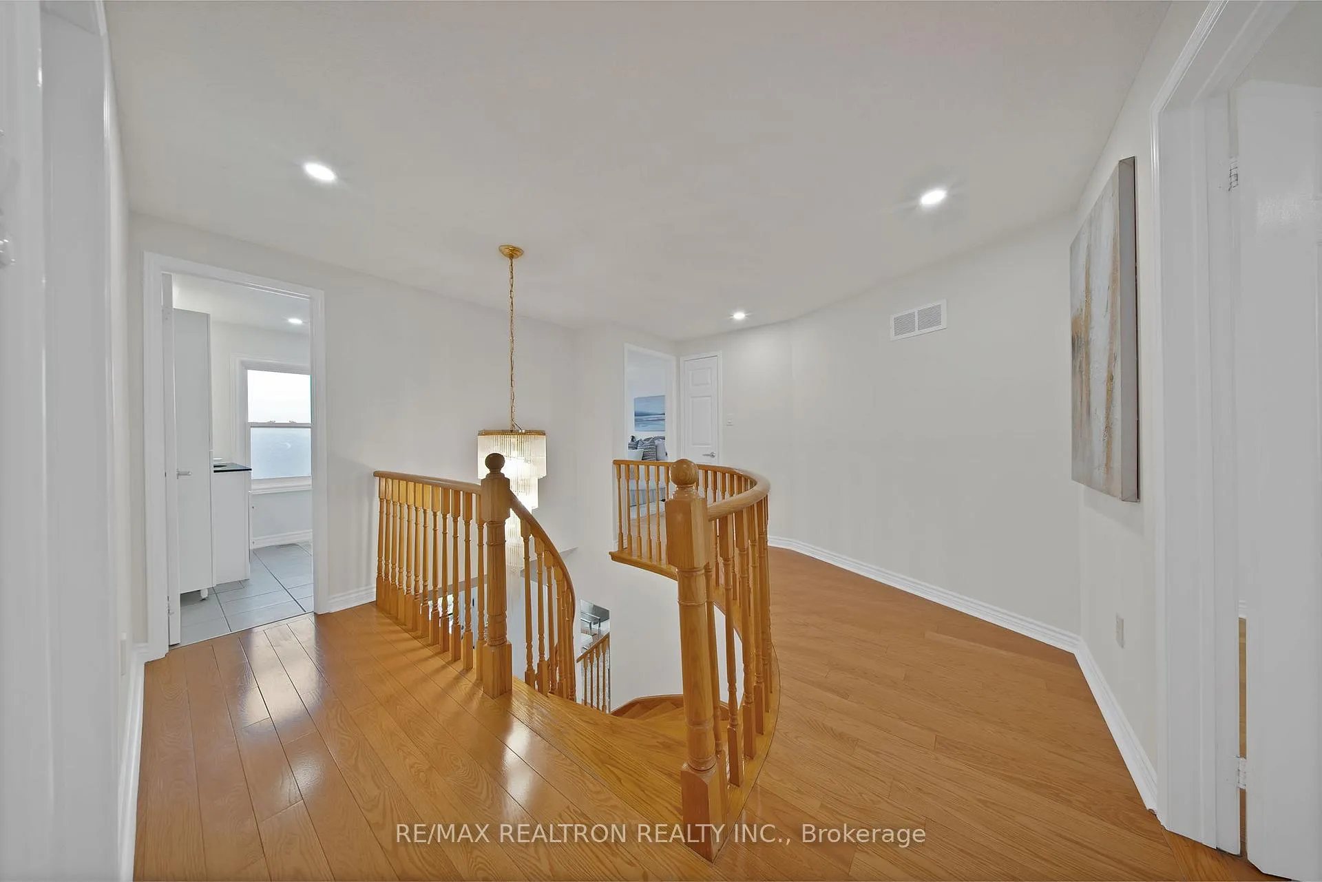 Photo 26 of 35 Glenheather Terrace, Scarborough, Rouge — HOMEH