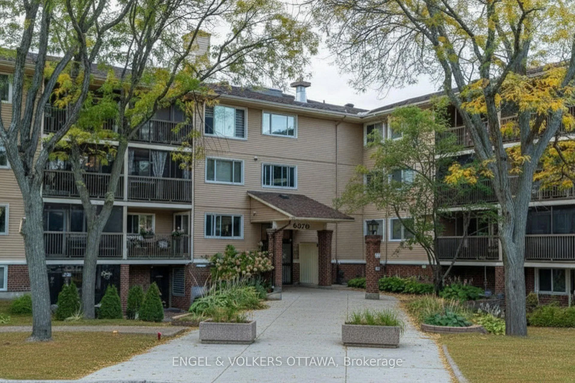 Photo 2 of Unit 201, 6376 Bilberry Drive, Ottawa, Orleans Wood — HOMEH