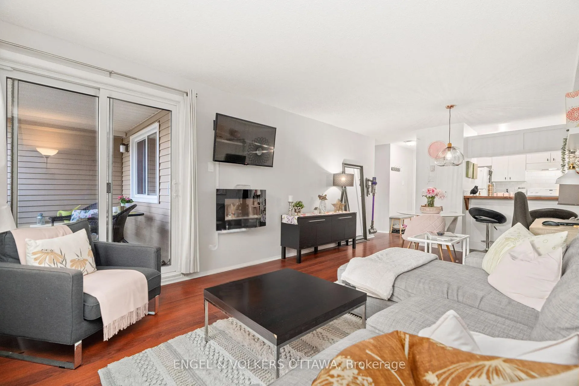 Photo 5 of Unit 201, 6376 Bilberry Drive, Ottawa, Orleans Wood — HOMEH