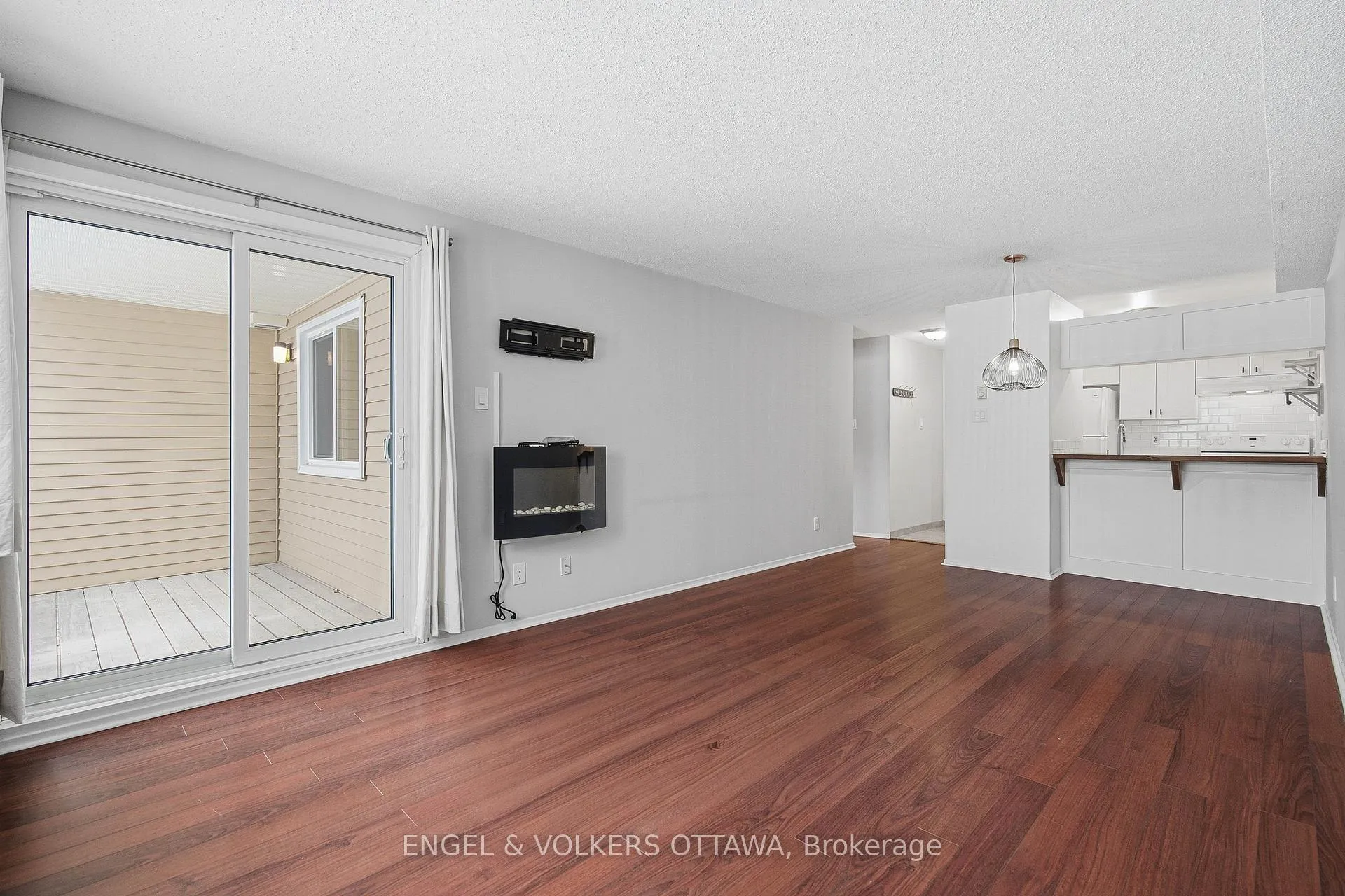 Photo 7 of Unit 201, 6376 Bilberry Drive, Ottawa, Orleans Wood — HOMEH