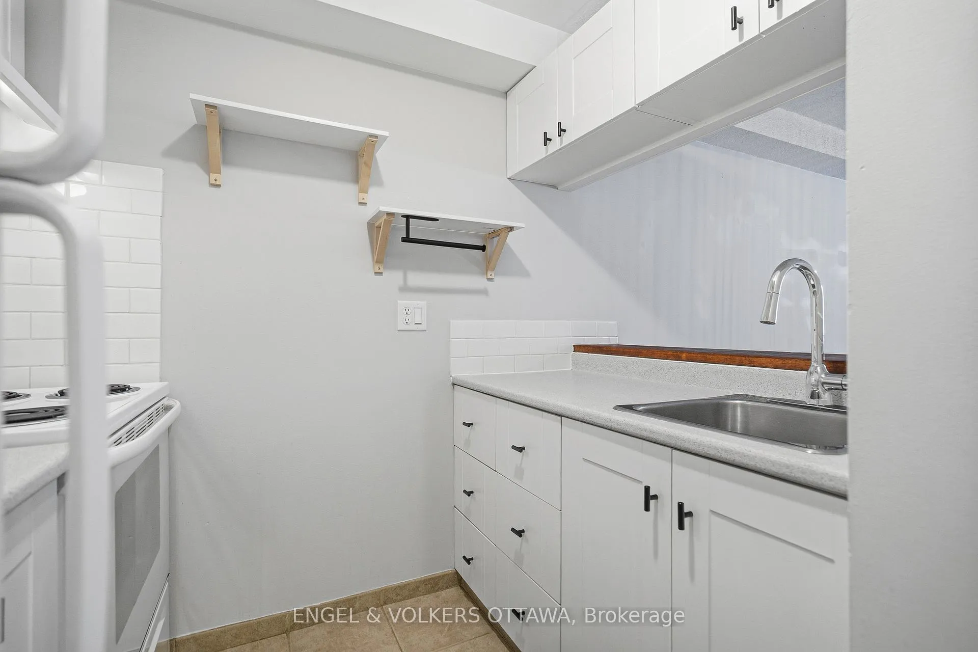 Photo 9 of Unit 201, 6376 Bilberry Drive, Ottawa, Orleans Wood — HOMEH