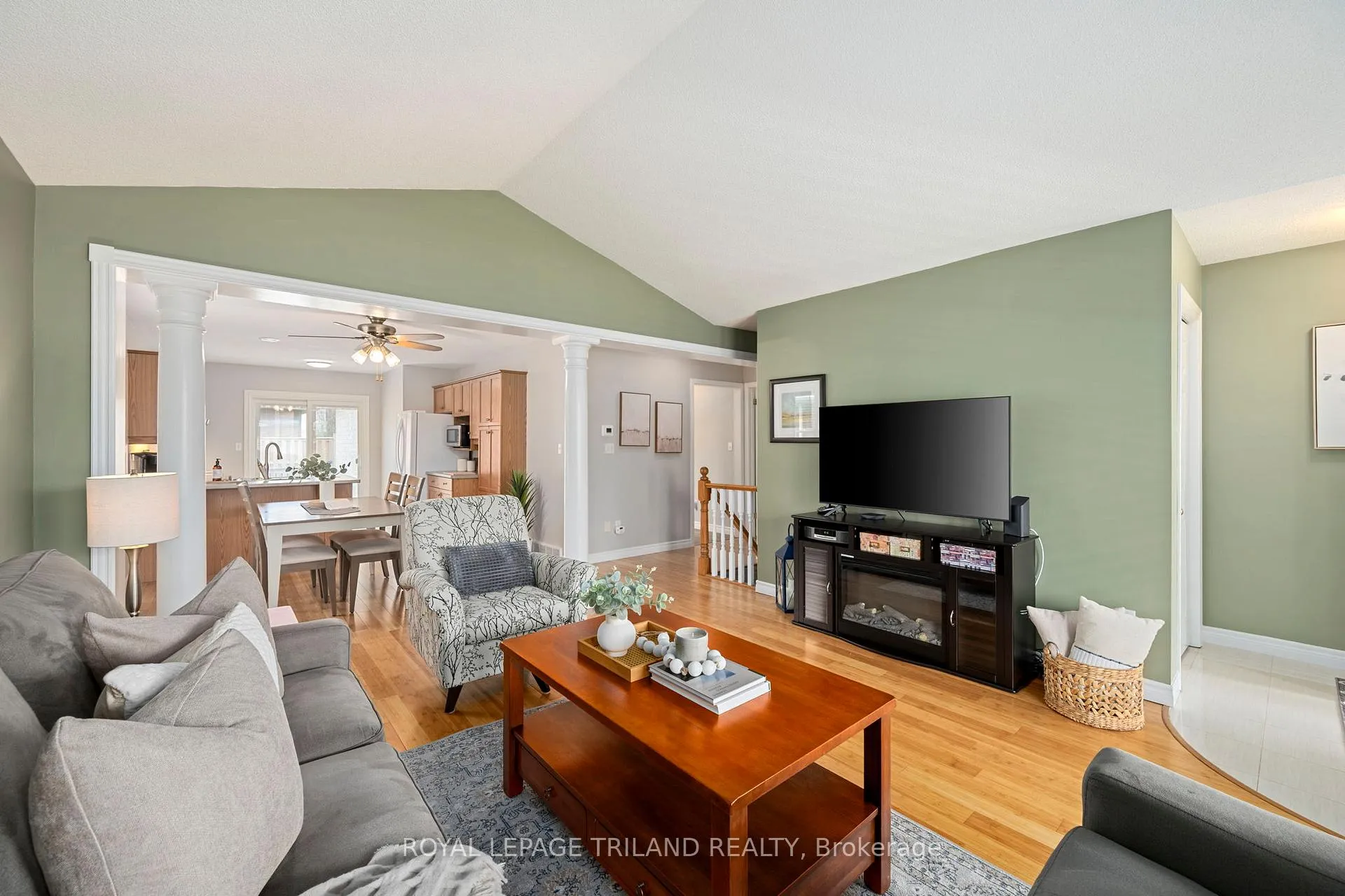 Photo 7 of 24 Sifton Drive, St. Thomas — HOMEH