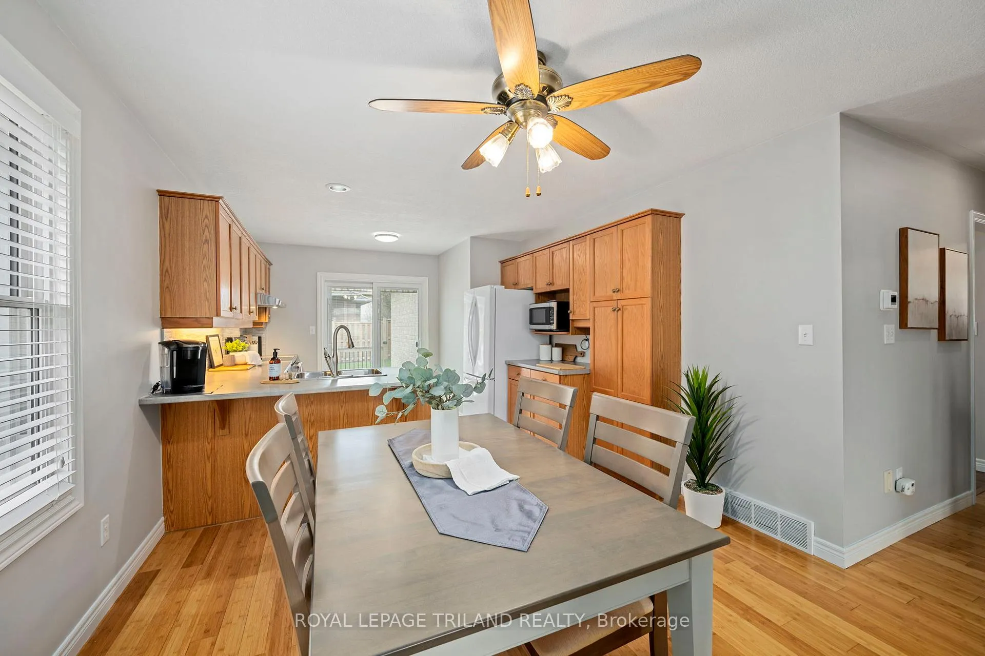 Photo 9 of 24 Sifton Drive, St. Thomas — HOMEH
