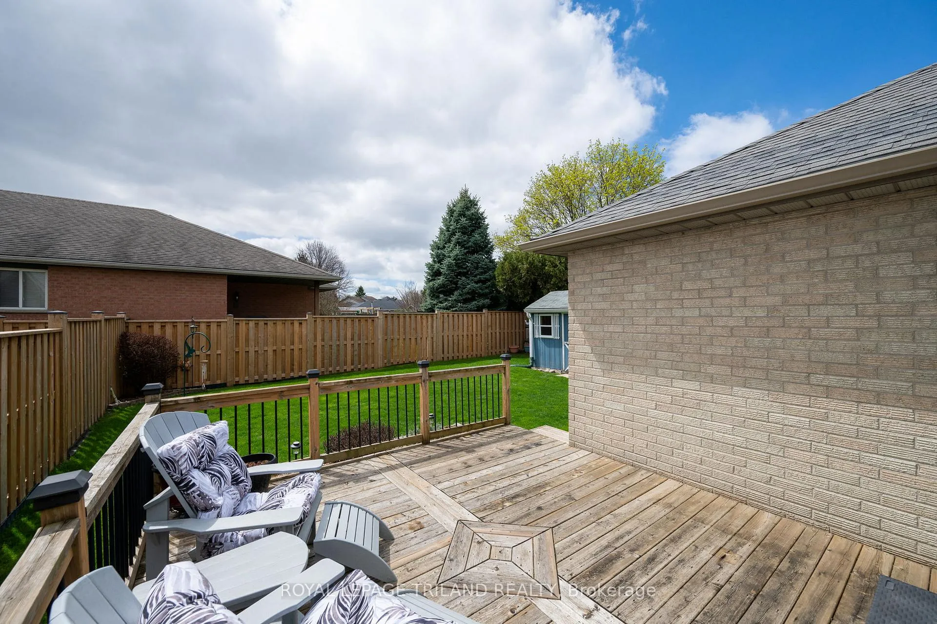 Photo 13 of 24 Sifton Drive, St. Thomas — HOMEH
