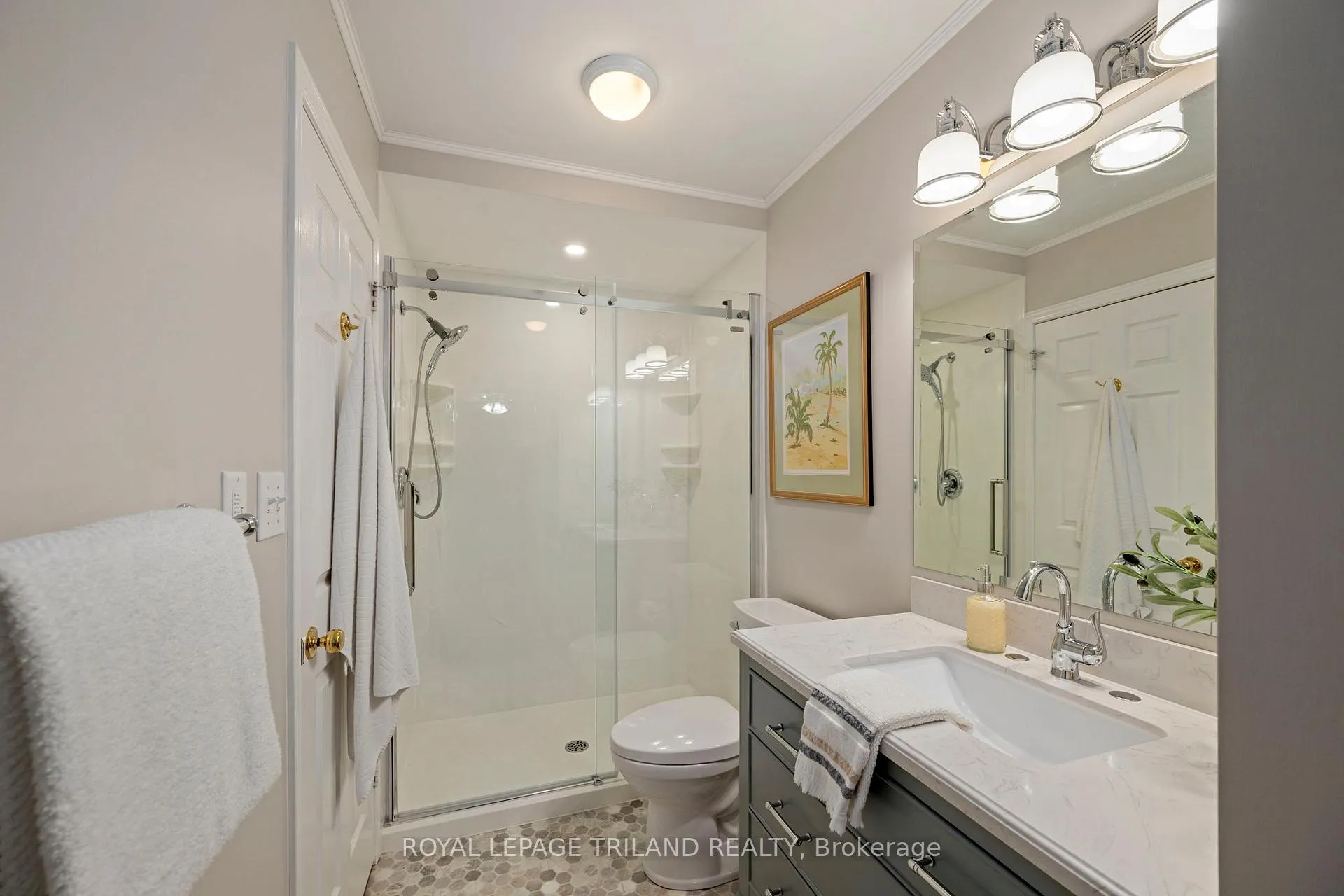 Photo 16 of 24 Sifton Drive, St. Thomas — HOMEH