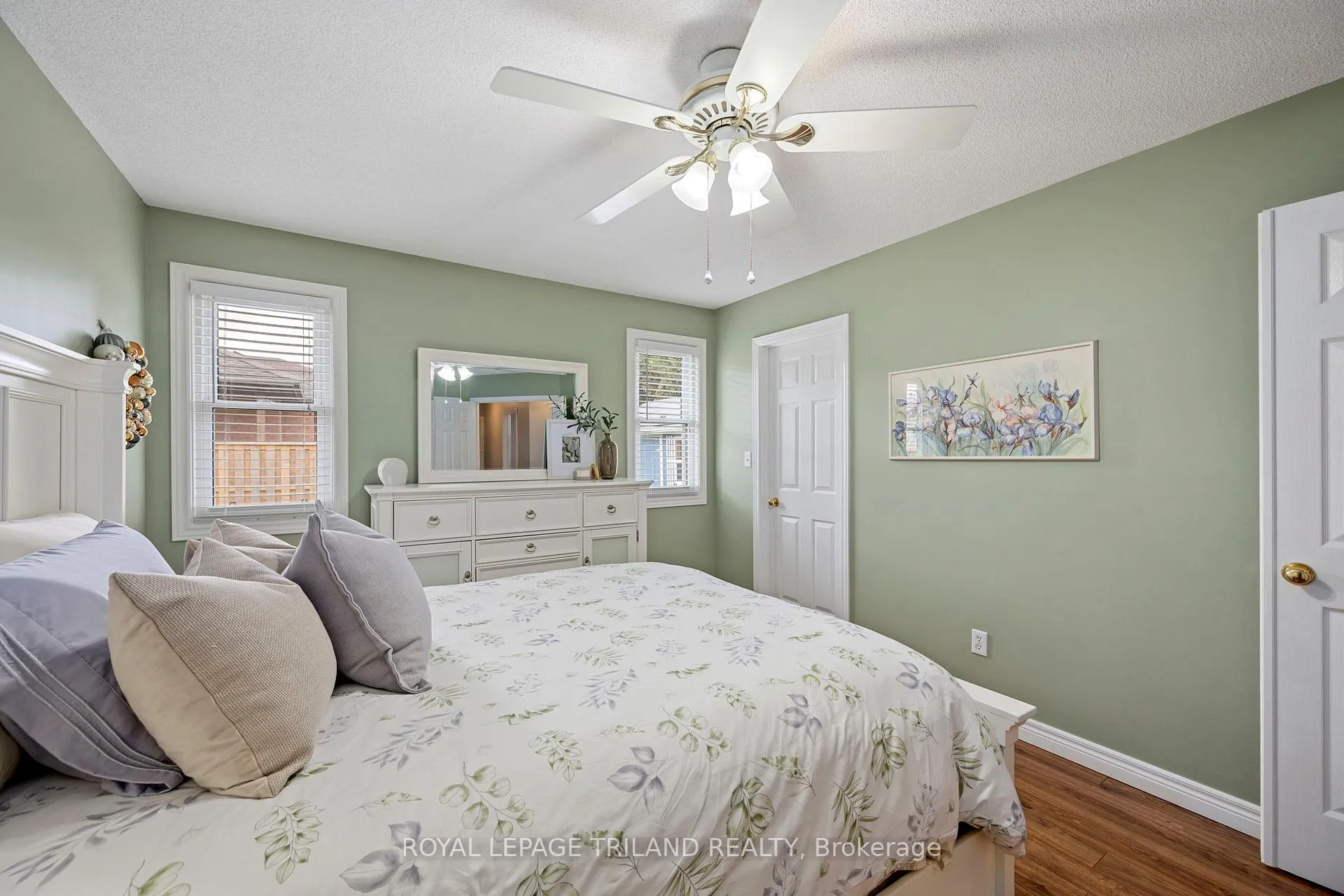 Photo 18 of 24 Sifton Drive, St. Thomas — HOMEH