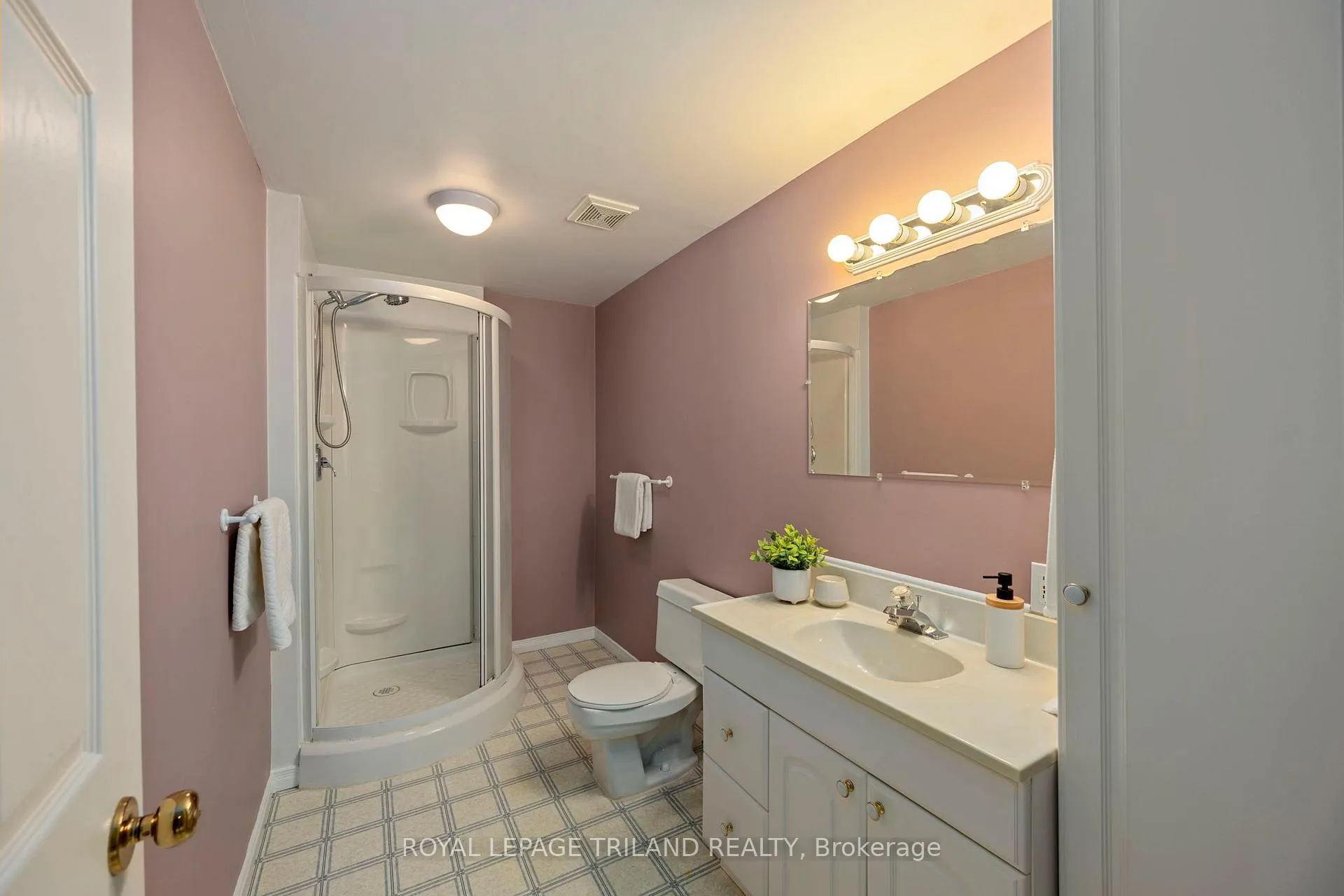 Photo 25 of 24 Sifton Drive, St. Thomas — HOMEH