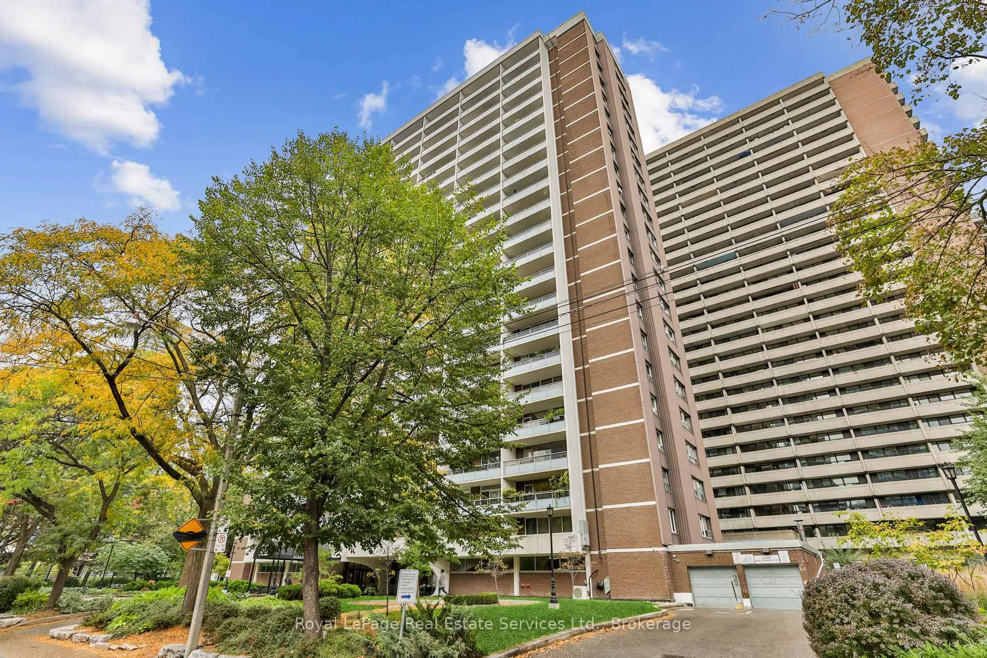 Photo 2 of Unit 1807, 30 Gloucester Street, Toronto, Church-Yonge Corridor — HOMEH