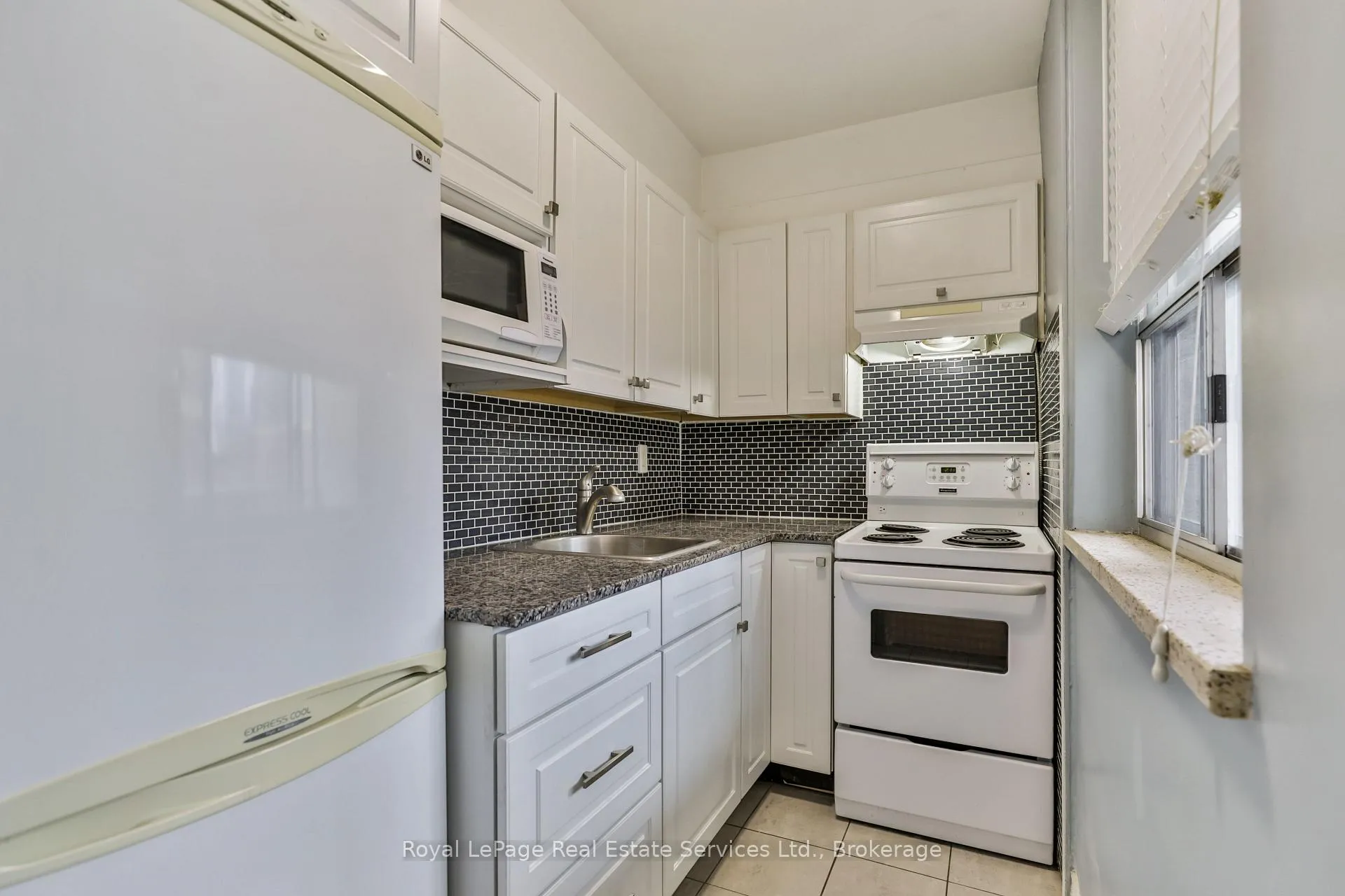 Photo 15 of Unit 1807, 30 Gloucester Street, Toronto, Church-Yonge Corridor — HOMEH