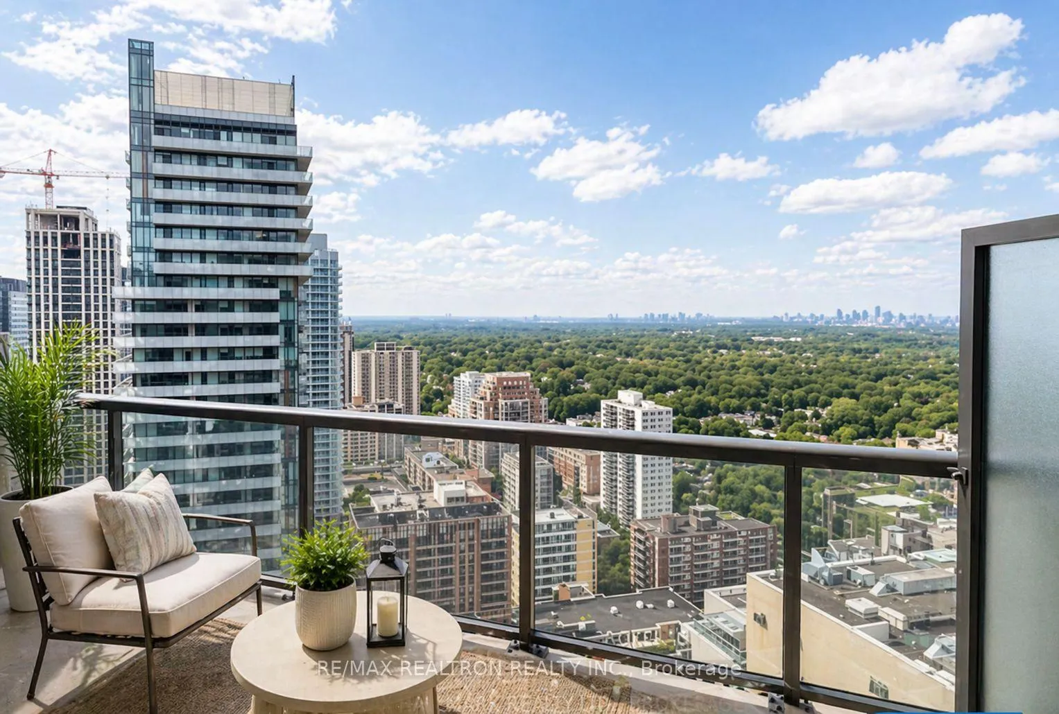 Photo 1 of Unit 3202, 125 Redpath Avenue, Toronto, Mount Pleasant West — HOMEH