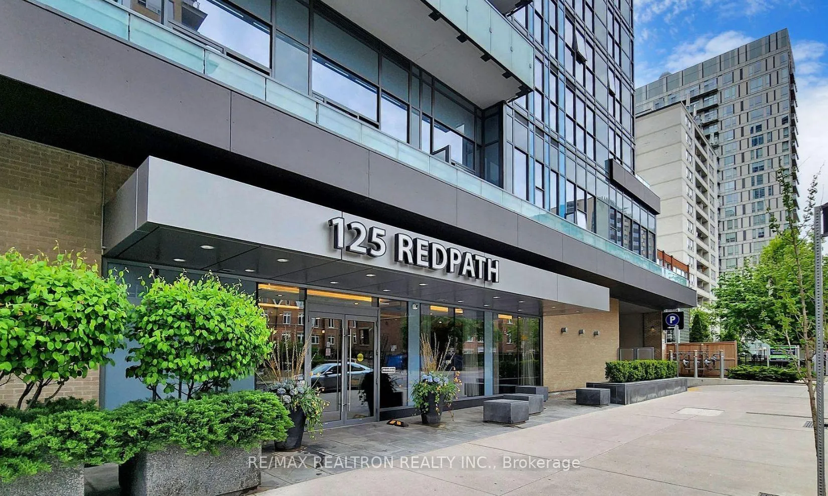 Photo 4 of Unit 3202, 125 Redpath Avenue, Toronto, Mount Pleasant West — HOMEH