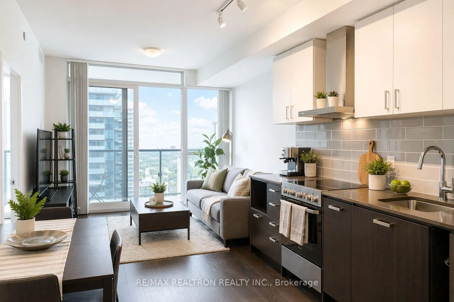 Photo 6 of Unit 3202, 125 Redpath Avenue, Toronto, Mount Pleasant West — HOMEH