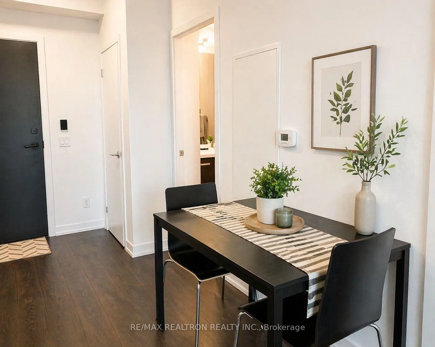 Photo 7 of Unit 3202, 125 Redpath Avenue, Toronto, Mount Pleasant West — HOMEH