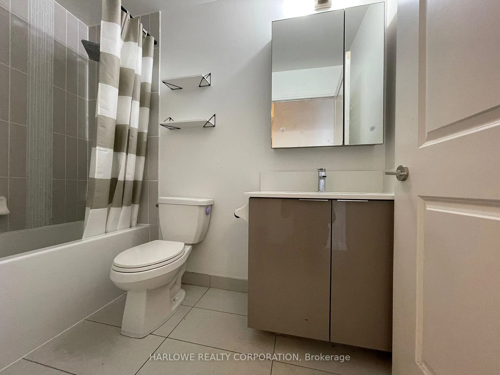Photo 10 of Unit 509, 99 Eagle Rock Way, Vaughan, Rural Vaughan — HOMEH