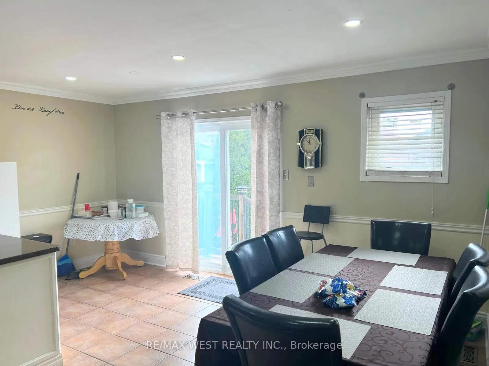 Photo 7 of 14 Suncrest Drive, Brampton, Brampton West — HOMEH