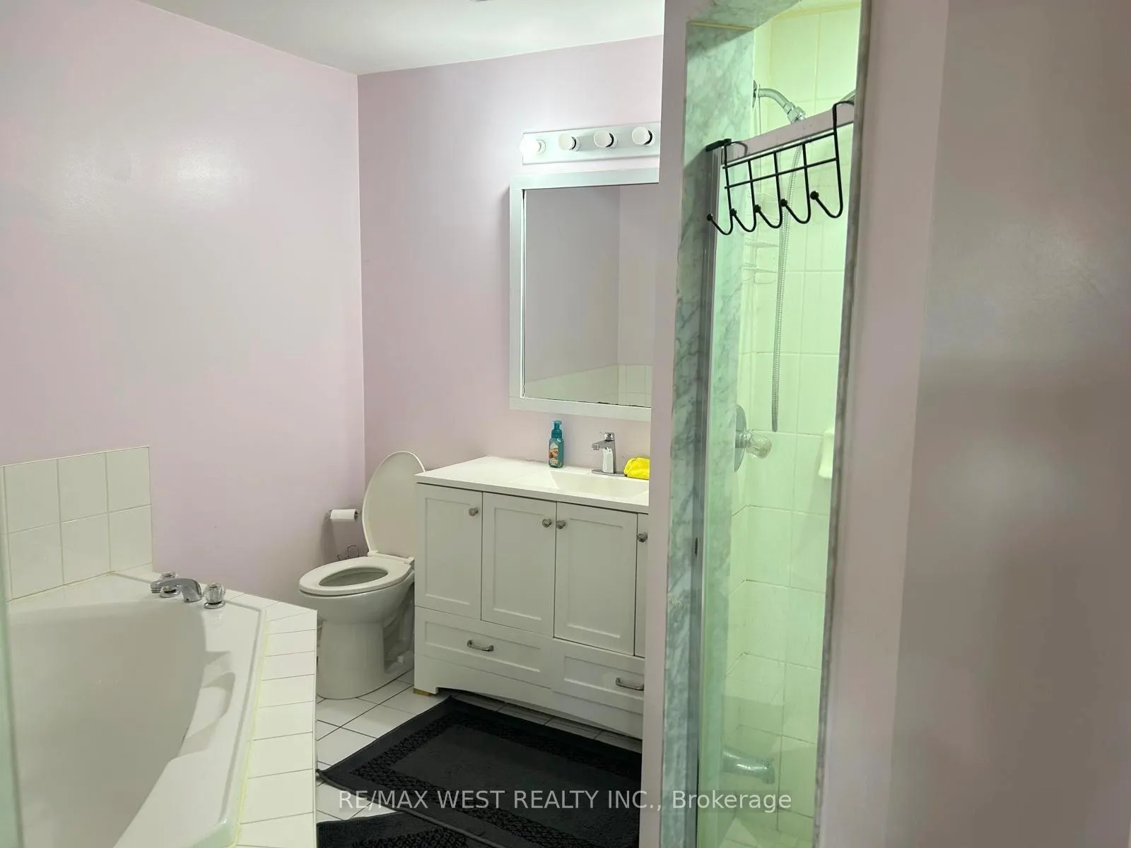 Photo 8 of 14 Suncrest Drive, Brampton, Brampton West — HOMEH