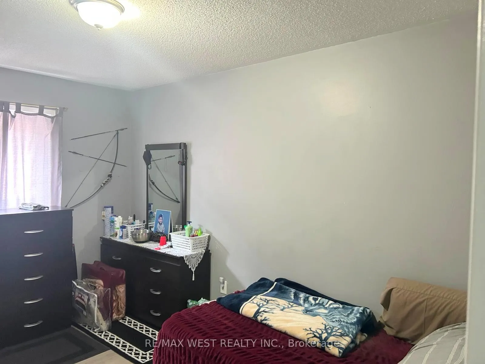 Photo 9 of 14 Suncrest Drive, Brampton, Brampton West — HOMEH
