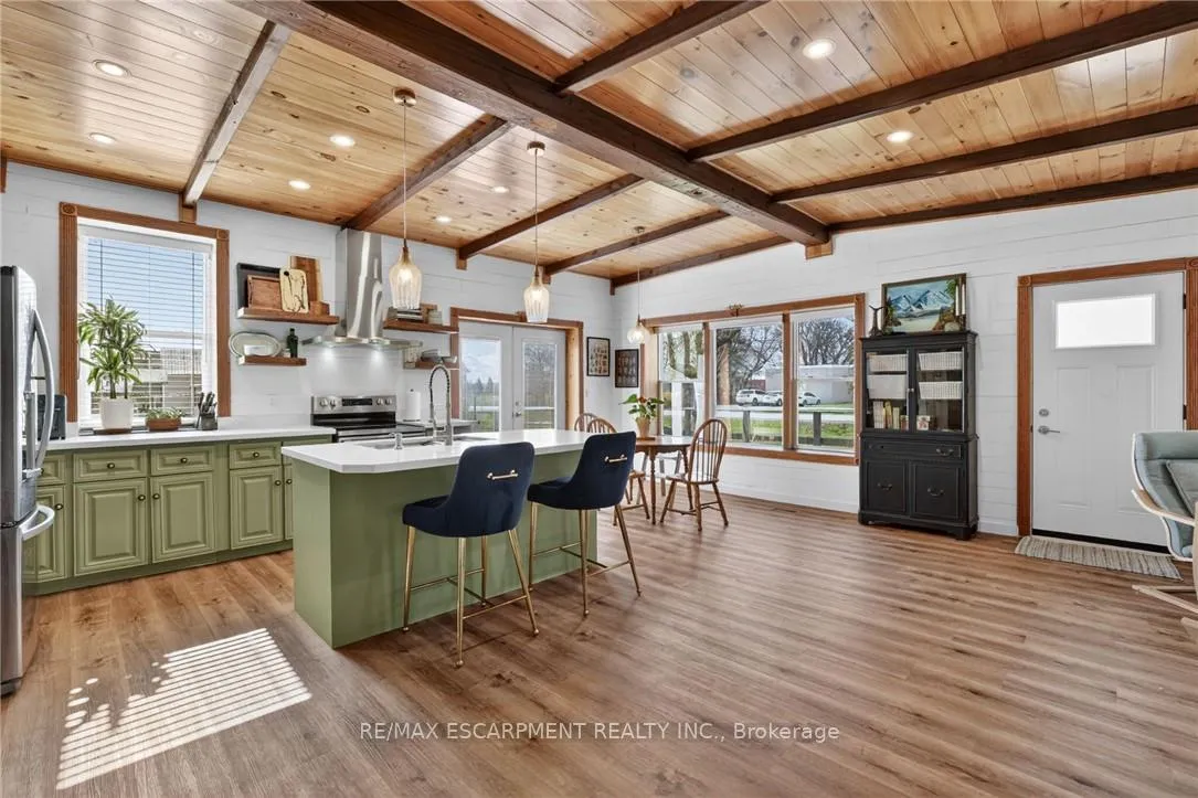Photo 5 of 395 Mud Street E, Hamilton, Stoney Creek Mountain — HOMEH
