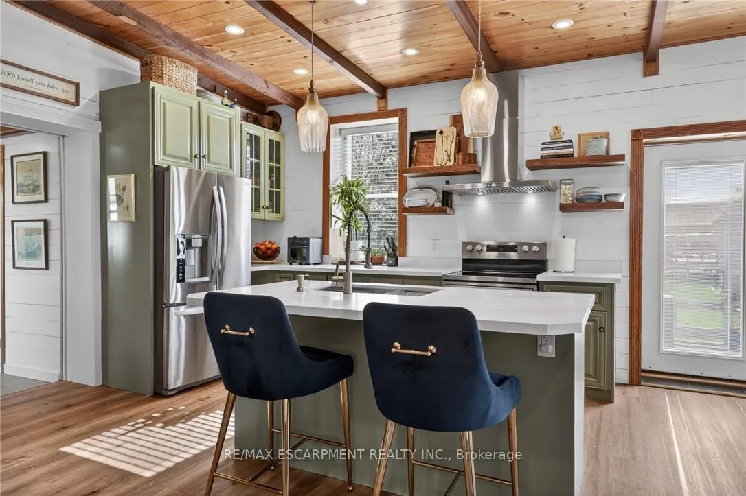 Photo 6 of 395 Mud Street E, Hamilton, Stoney Creek Mountain — HOMEH