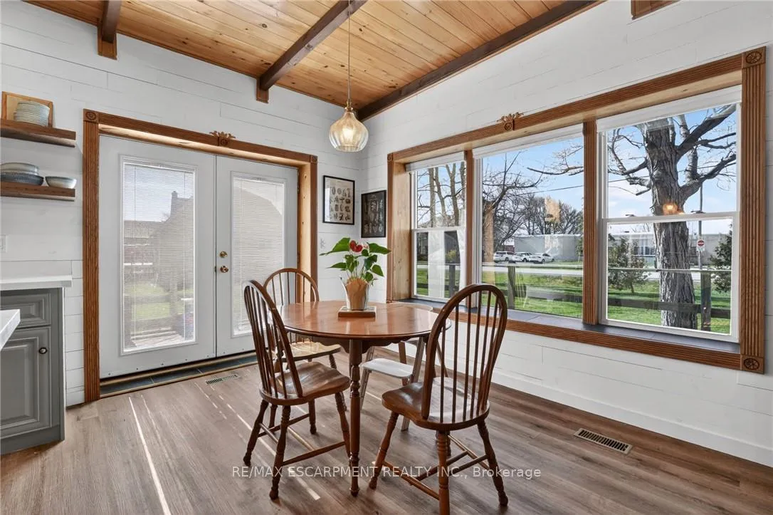 Photo 11 of 395 Mud Street E, Hamilton, Stoney Creek Mountain — HOMEH