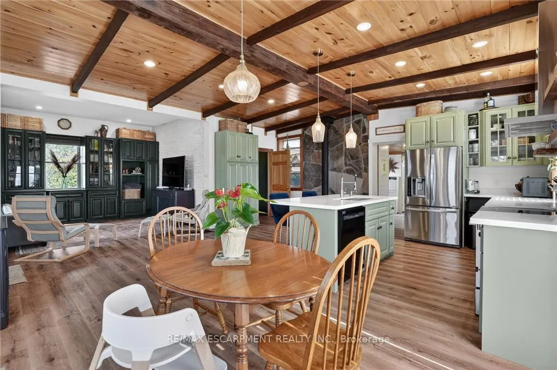 Photo 12 of 395 Mud Street E, Hamilton, Stoney Creek Mountain — HOMEH