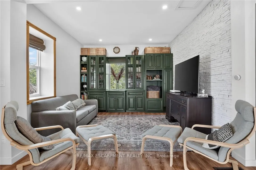 Photo 13 of 395 Mud Street E, Hamilton, Stoney Creek Mountain — HOMEH
