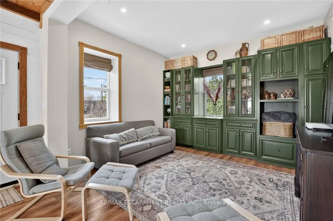Photo 14 of 395 Mud Street E, Hamilton, Stoney Creek Mountain — HOMEH