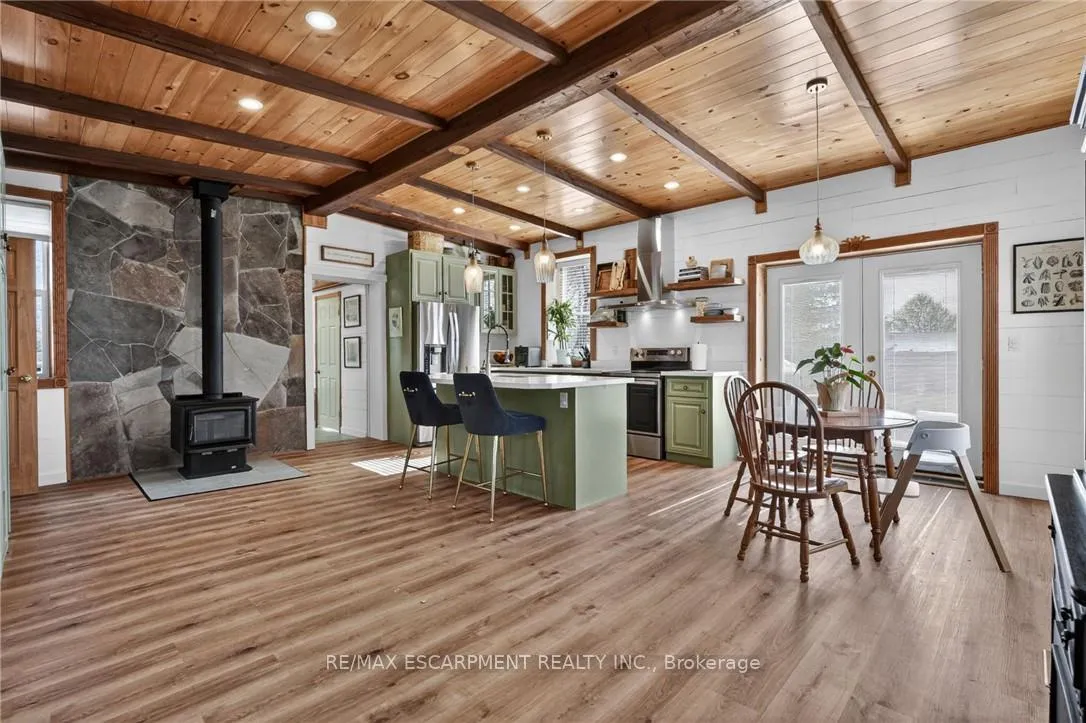 Photo 16 of 395 Mud Street E, Hamilton, Stoney Creek Mountain — HOMEH