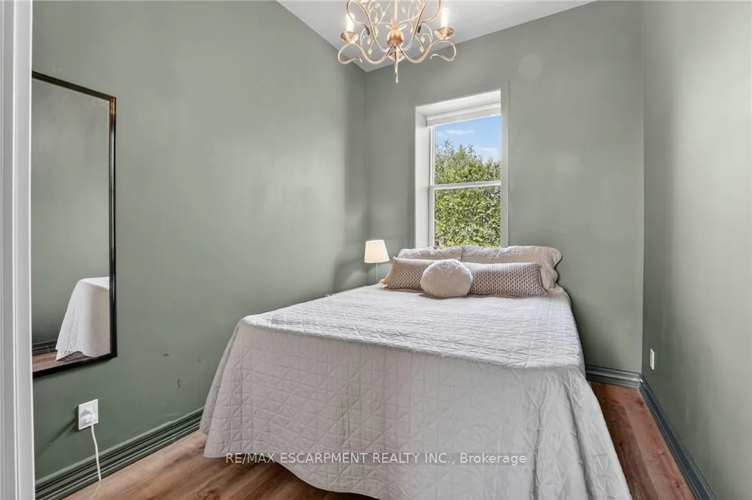 Photo 18 of 395 Mud Street E, Hamilton, Stoney Creek Mountain — HOMEH
