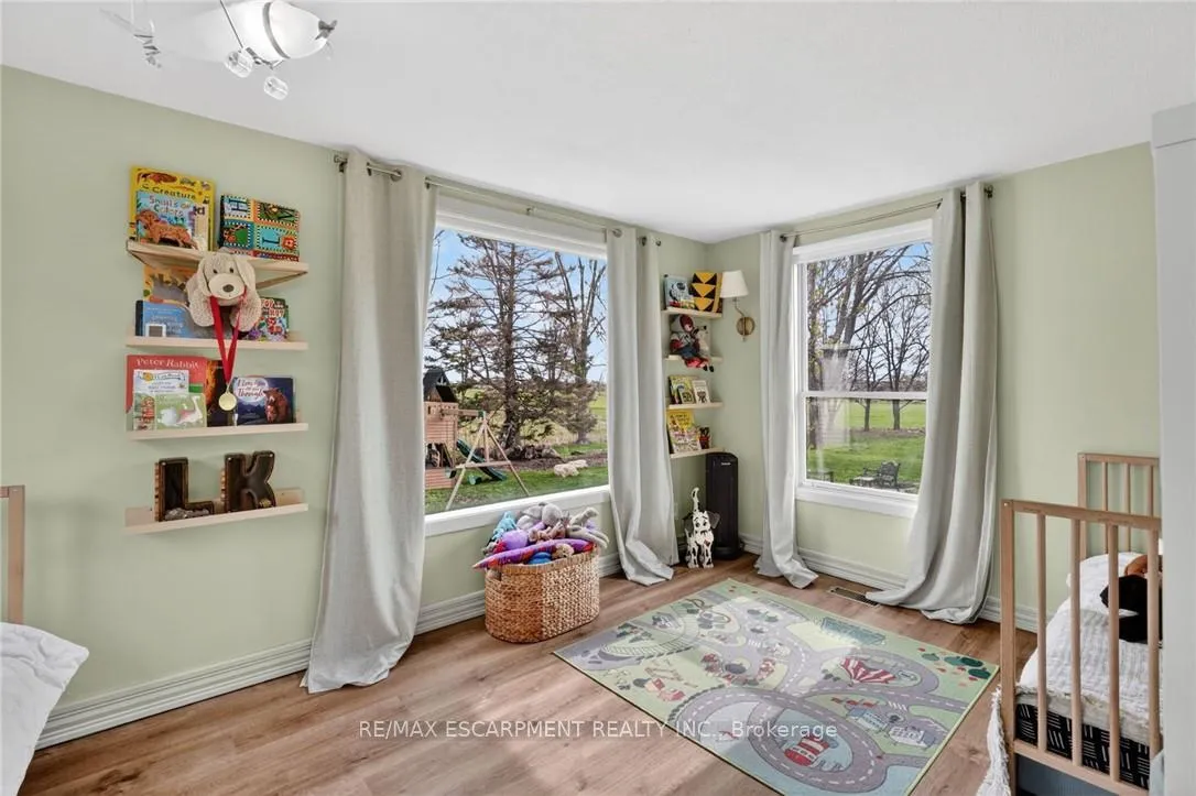 Photo 21 of 395 Mud Street E, Hamilton, Stoney Creek Mountain — HOMEH
