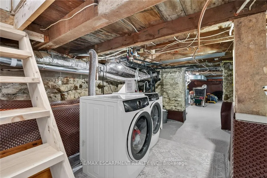 Photo 24 of 395 Mud Street E, Hamilton, Stoney Creek Mountain — HOMEH