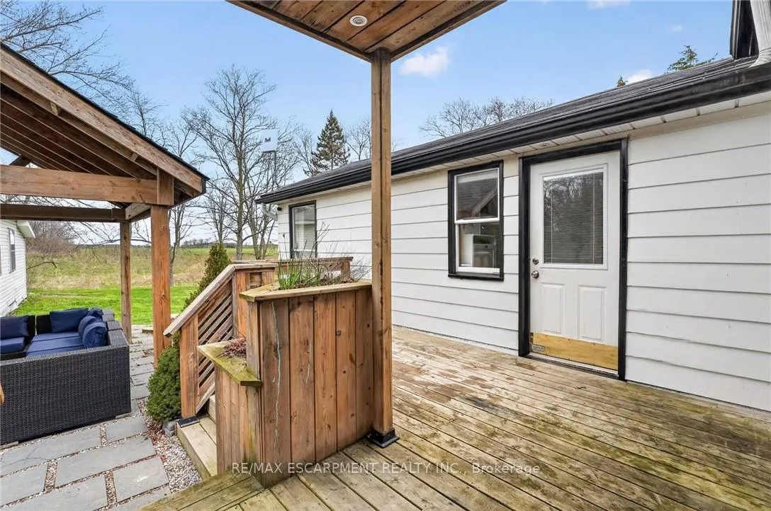 Photo 25 of 395 Mud Street E, Hamilton, Stoney Creek Mountain — HOMEH