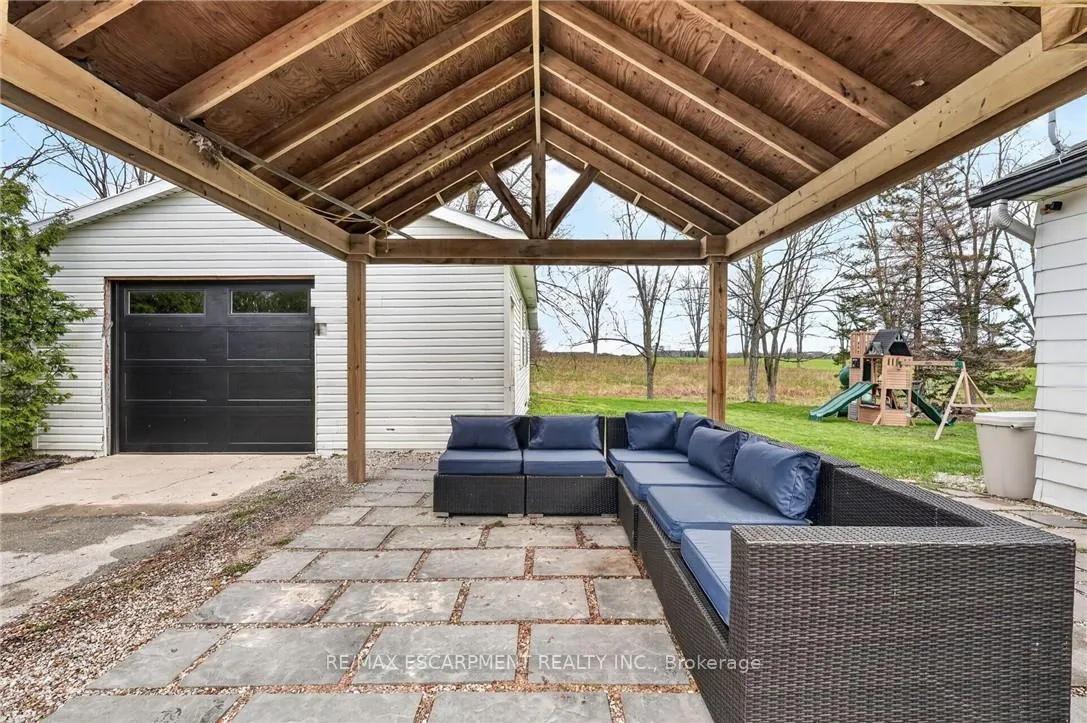 Photo 26 of 395 Mud Street E, Hamilton, Stoney Creek Mountain — HOMEH