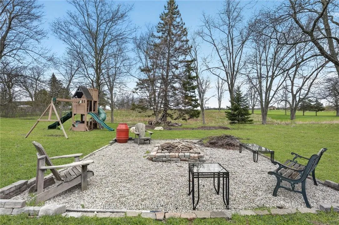 Photo 28 of 395 Mud Street E, Hamilton, Stoney Creek Mountain — HOMEH