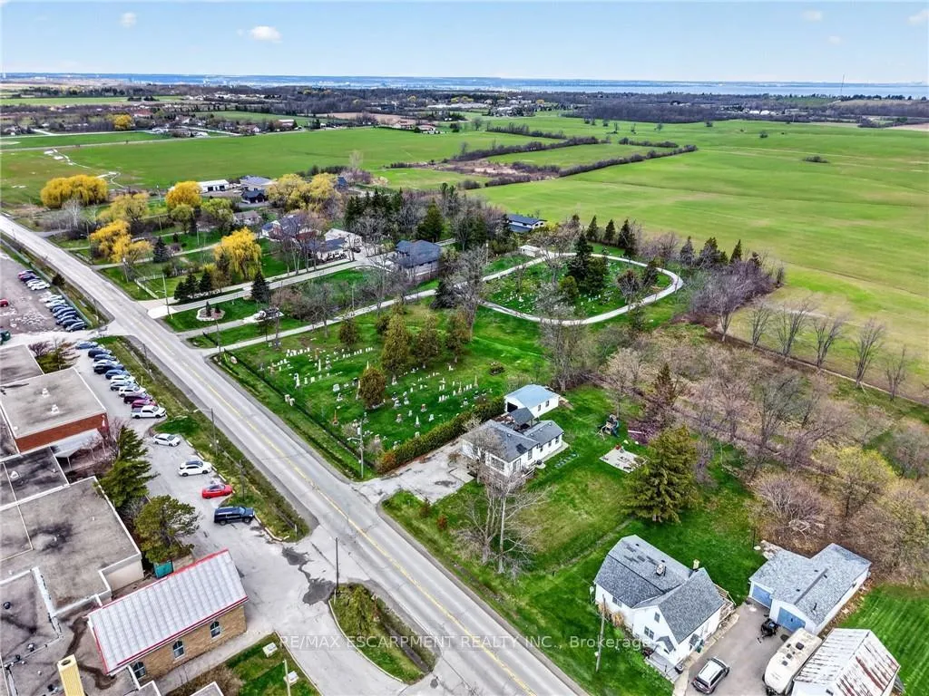 Photo 29 of 395 Mud Street E, Hamilton, Stoney Creek Mountain — HOMEH