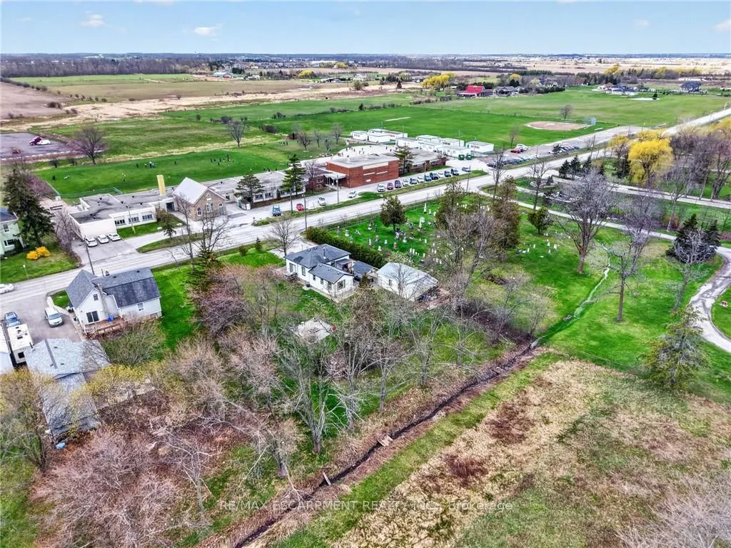 Photo 31 of 395 Mud Street E, Hamilton, Stoney Creek Mountain — HOMEH