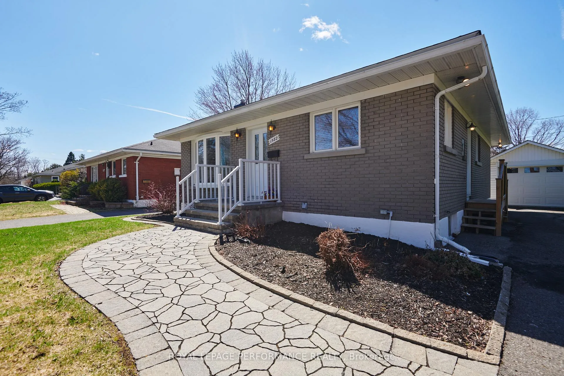Photo 3 of 1582 Digby Street, Ottawa, Riverview Park — HOMEH