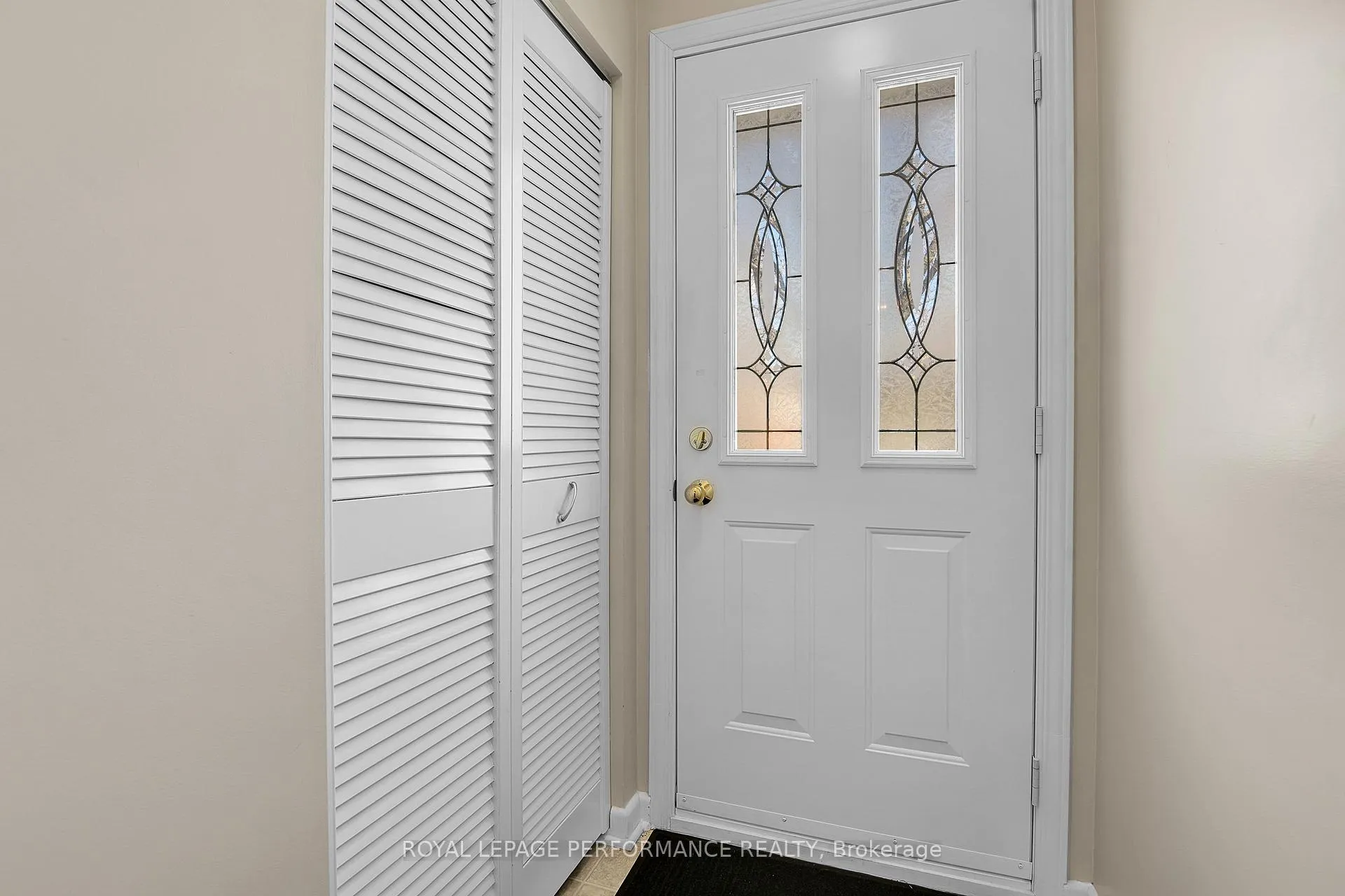 Photo 5 of 1582 Digby Street, Ottawa, Riverview Park — HOMEH