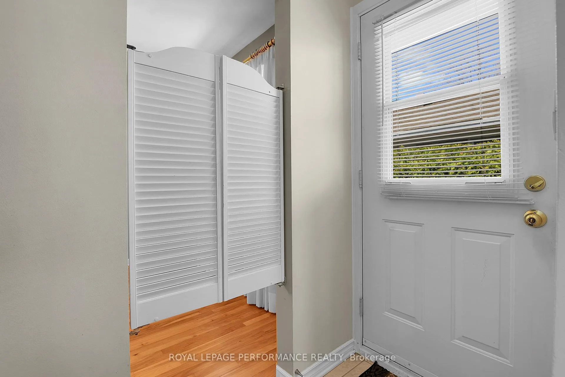 Photo 18 of 1582 Digby Street, Ottawa, Riverview Park — HOMEH
