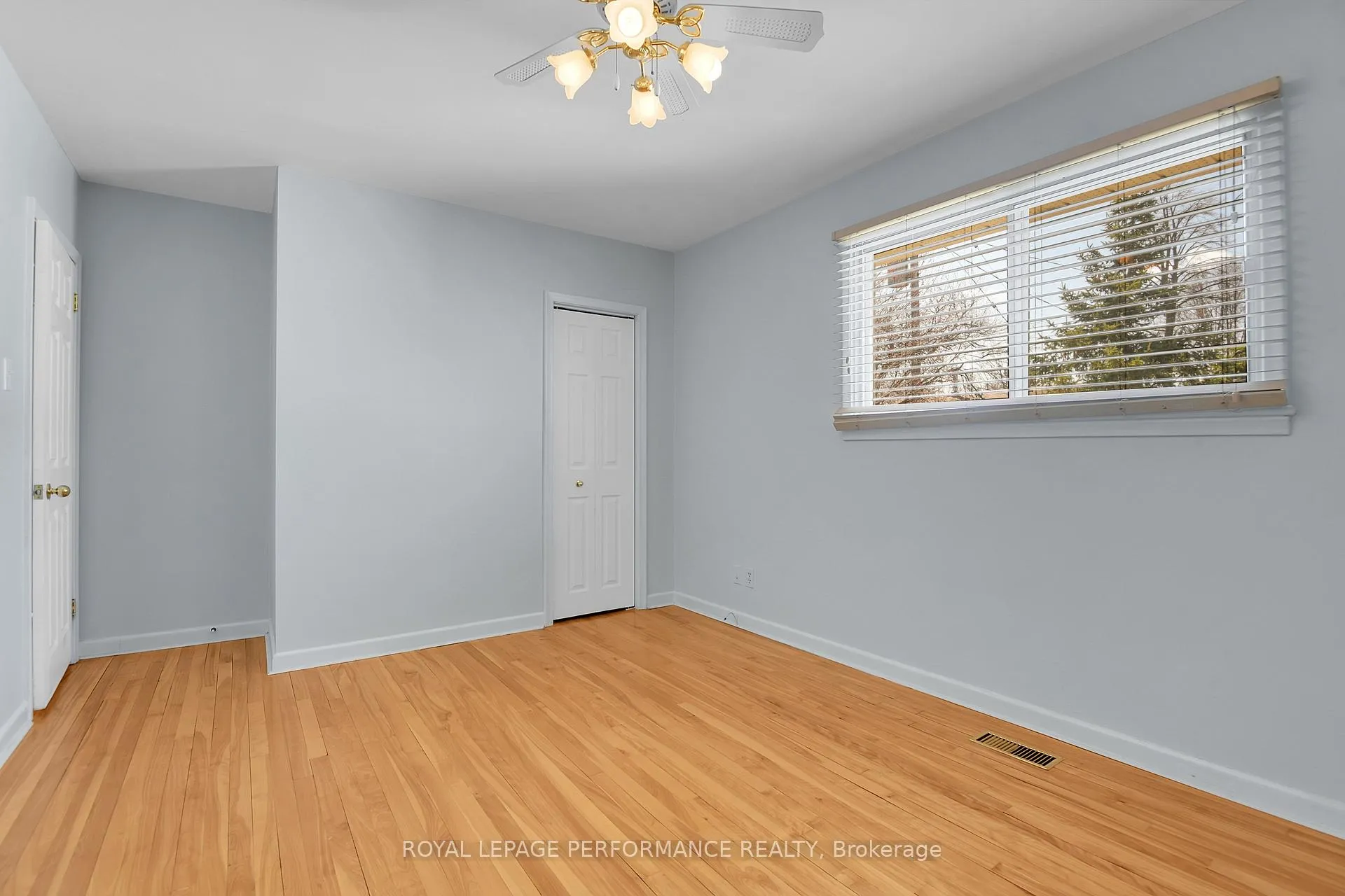 Photo 22 of 1582 Digby Street, Ottawa, Riverview Park — HOMEH