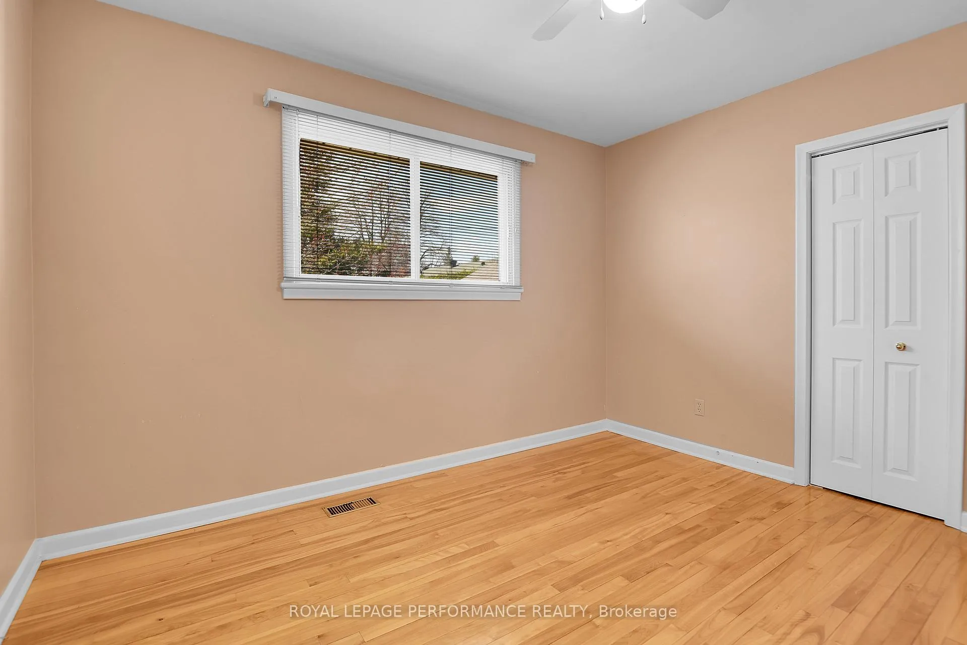 Photo 25 of 1582 Digby Street, Ottawa, Riverview Park — HOMEH