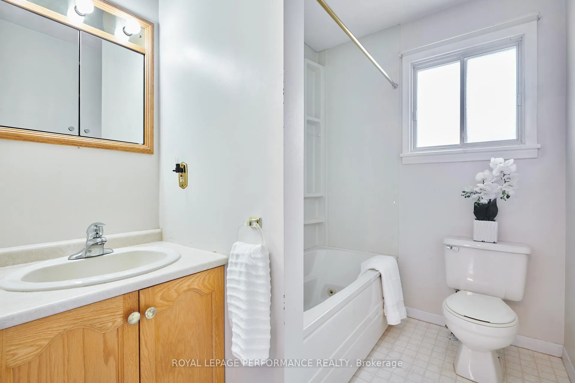 Photo 27 of 1582 Digby Street, Ottawa, Riverview Park — HOMEH