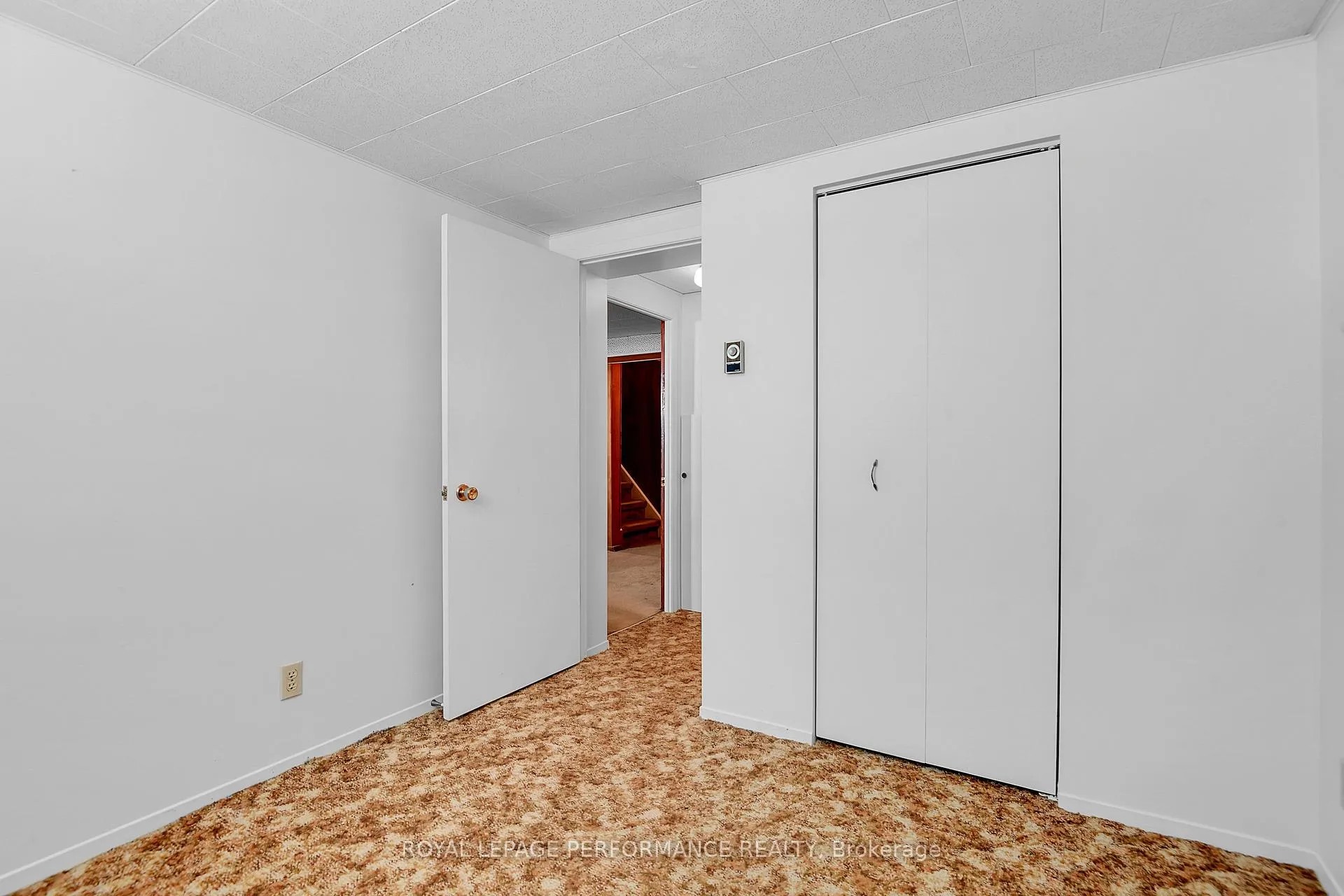 Photo 35 of 1582 Digby Street, Ottawa, Riverview Park — HOMEH