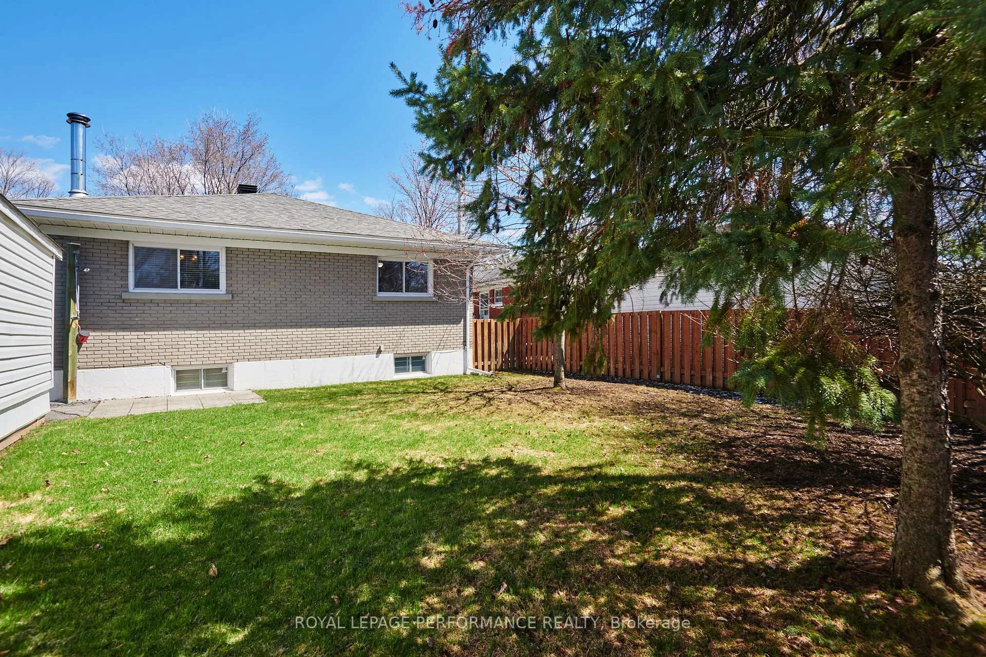 Photo 39 of 1582 Digby Street, Ottawa, Riverview Park — HOMEH