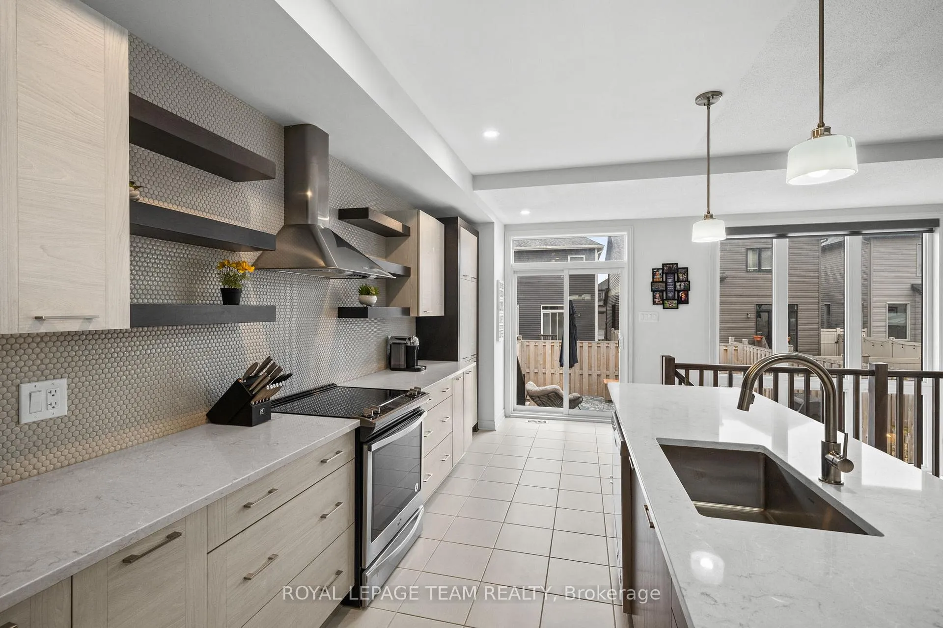 Photo 10 of 1160 Beckett Crescent, Ottawa, Stittsville (South) — HOMEH