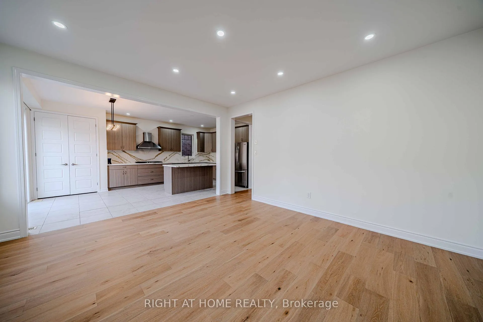 Photo 17 of 3 Leadenhall Road, Brampton, Northwest Brampton — HOMEH