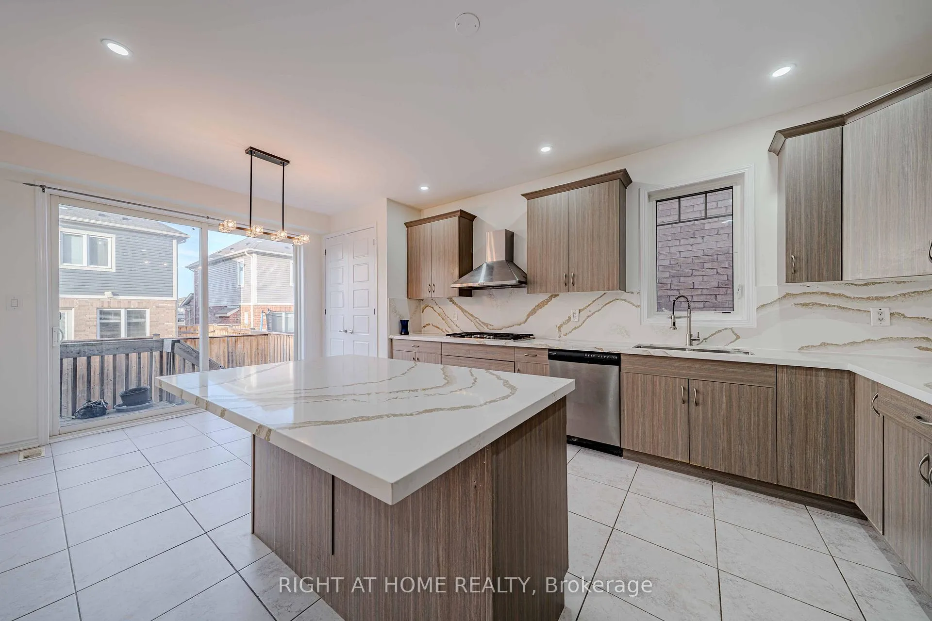 Photo 20 of 3 Leadenhall Road, Brampton, Northwest Brampton — HOMEH