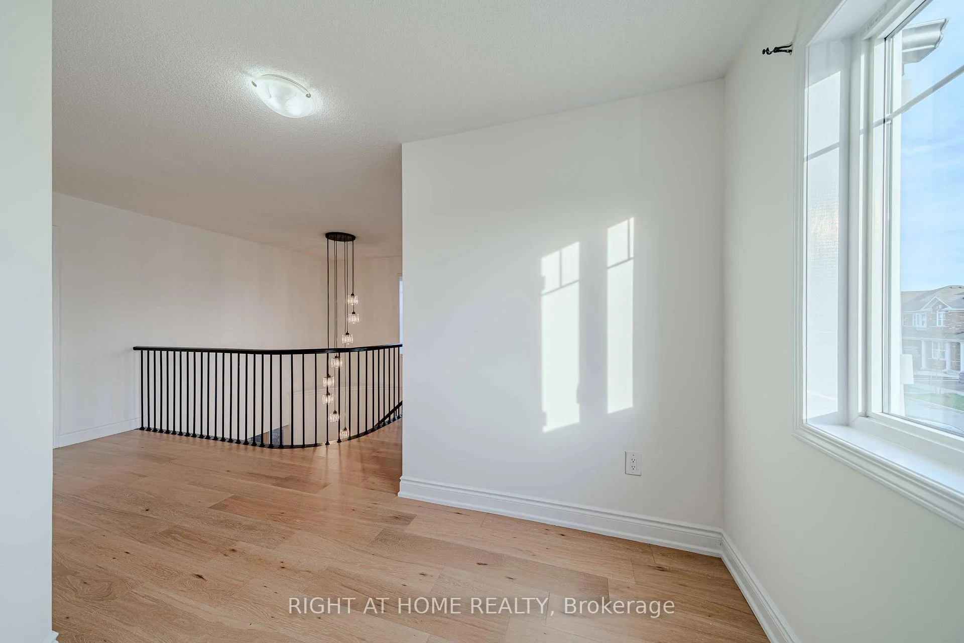 Photo 25 of 3 Leadenhall Road, Brampton, Northwest Brampton — HOMEH
