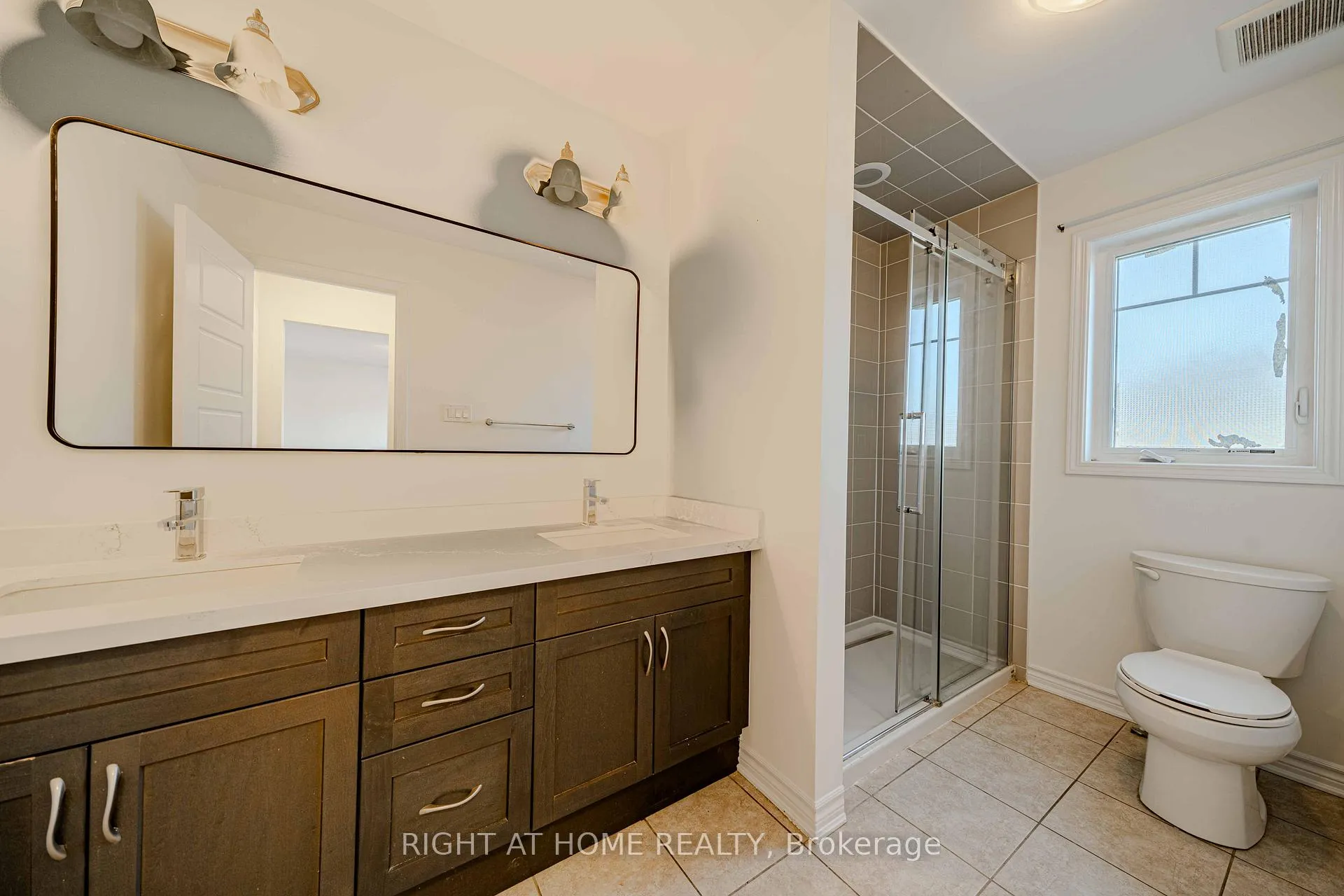 Photo 29 of 3 Leadenhall Road, Brampton, Northwest Brampton — HOMEH